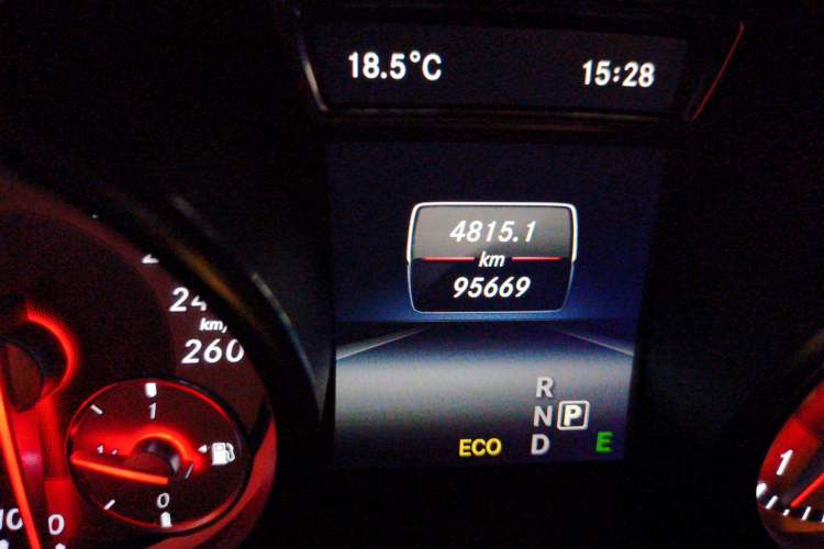 Used Mercedes-Benz GLA 2015 GLA 200 Odometer Close Up