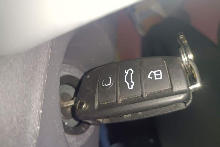 Used Chery QQ Ice Cream 2022 170km Sundae Phosphate Lithium-Ion