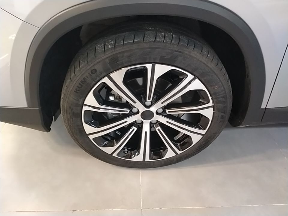 Geely Auto Haoyue L 2026 Model 2.0TD DCT Bliss — снимка 10