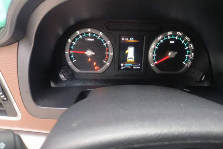 Used FORTHING Lingzhi 2019 M5L 1.6L 7-Seater Standard Model China VI Odometer Close Up