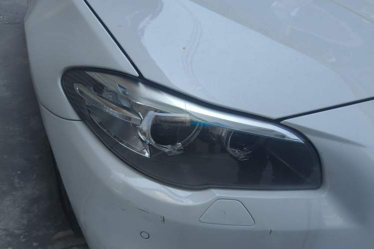 Used BMW 5 Series 2014 528Li Leading Model
