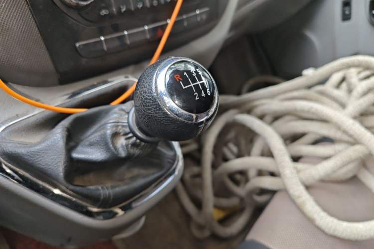 Used Foton Toano 2020 2.0T Multi-Function Short Wheelbase Mid-Roof 5/6-Seater China VI Emission Standard 4F20TC3 Gear Lever