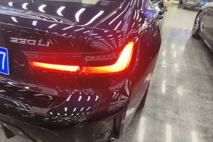 Used BMW 3 Series 2025 330Li M Sport Shadowline Package Right Rear Taillight