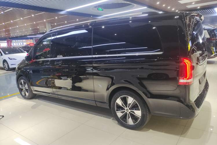 Used Mercedes-Benz V-Class 2022 V 260 L Long Wheelbase Prestige Edition
