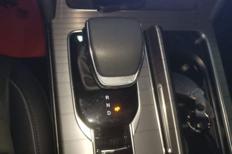 Used Hongqi HS7 PHEV 2024 2.0T PHEV Four-Wheel Drive Flagship Edition 6 Seats
