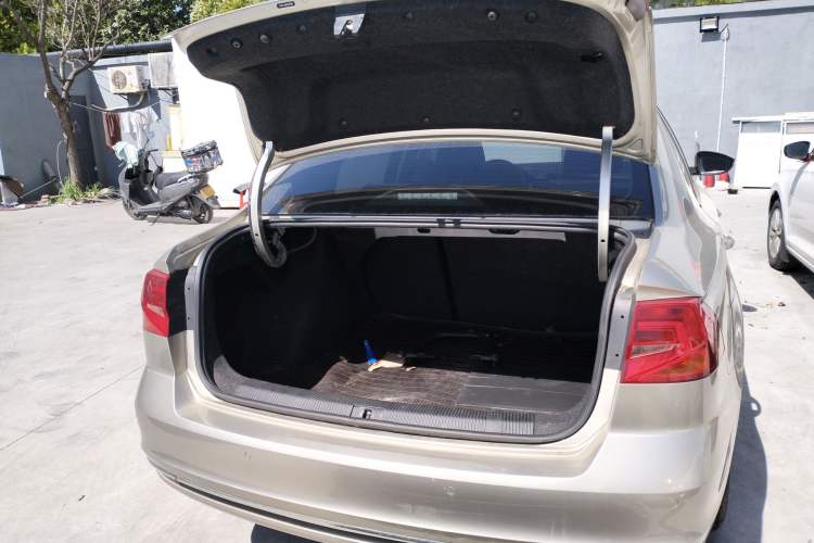 Used Volkswagen Bora 2016 1.6L Manual Comfort Model