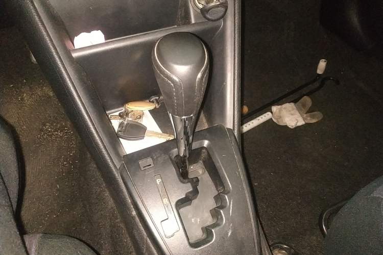 Used Toyota YARiS L Zhi Xuan 2016 Revised 1.5E CVT Charming Edition Gear Lever