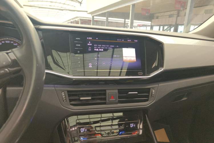 Used Volkswagen Tayron 2020 330TSI Two-Wheel Drive Luxury Smart Connectivity Version Audio And AC Panel