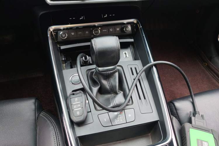 Used Citroen C5 2017 350THP Automatic Luxury Model Gear Lever