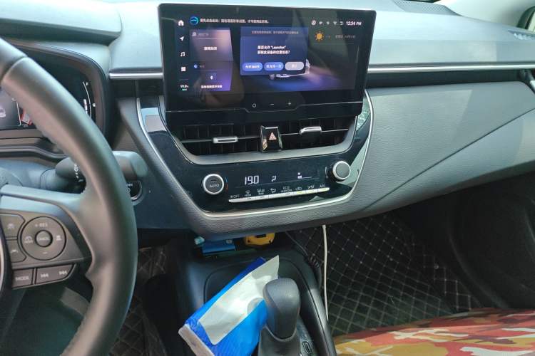 Used Toyota Corolla 2024 1.8L Smart Electric Hybrid Dual-Engine Elite Edition Audio And AC Panel