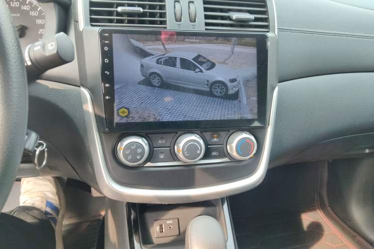 Used Nissan Tiida 2024 1.6L CVT Cool Dynamic Edition Audio And AC Panel