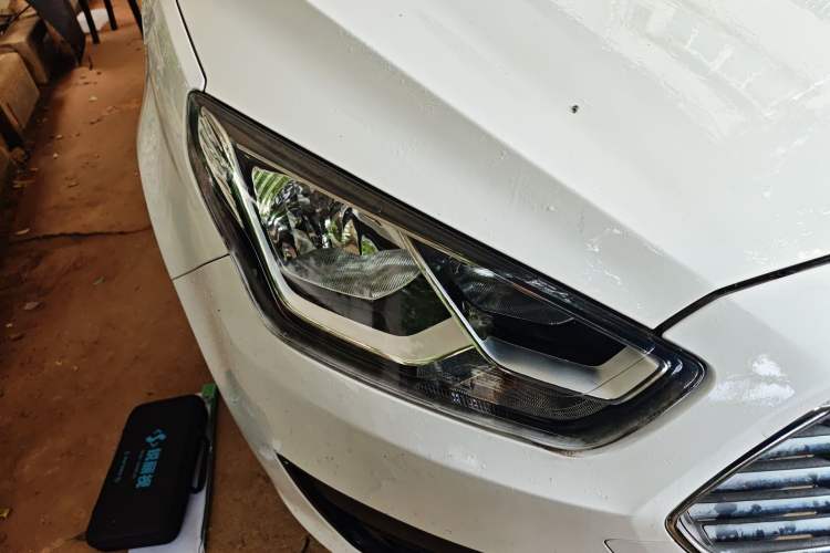 Used Ford Escort 2017 Revised Version 1.5L Automatic Comfort Edition Right Front Headlight