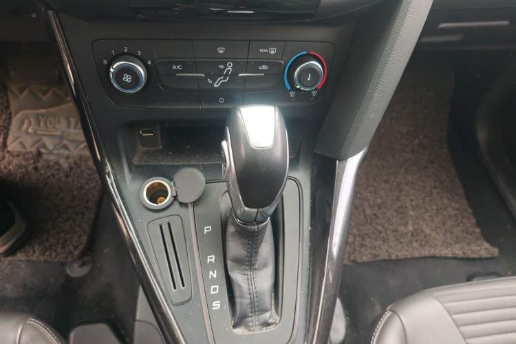 Used Ford Focus 2015 Sedan 1.6L Automatic Trend Model Gear Lever