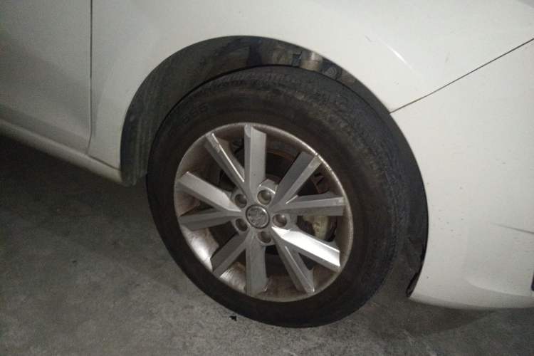 Used Skoda Rapid 2015 1.6L Manual Smart Selection Model
