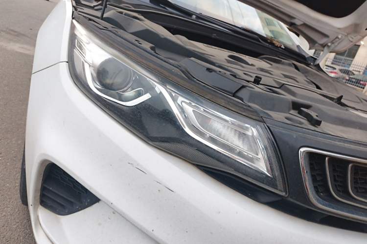 Used Geely Auto Emgrand GL 2018 1.8L Manual Elite Smart Connectivity Version Right Front Headlight