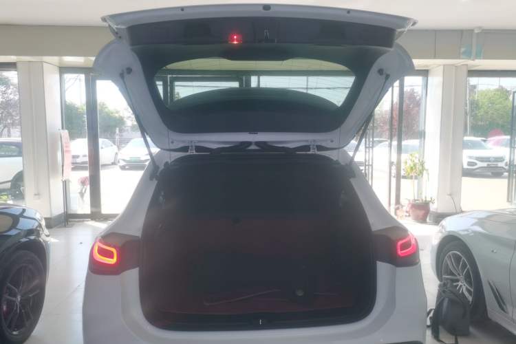 Used Mercedes-Benz GLA 2022 Second Facelift GLA 200 Trunk