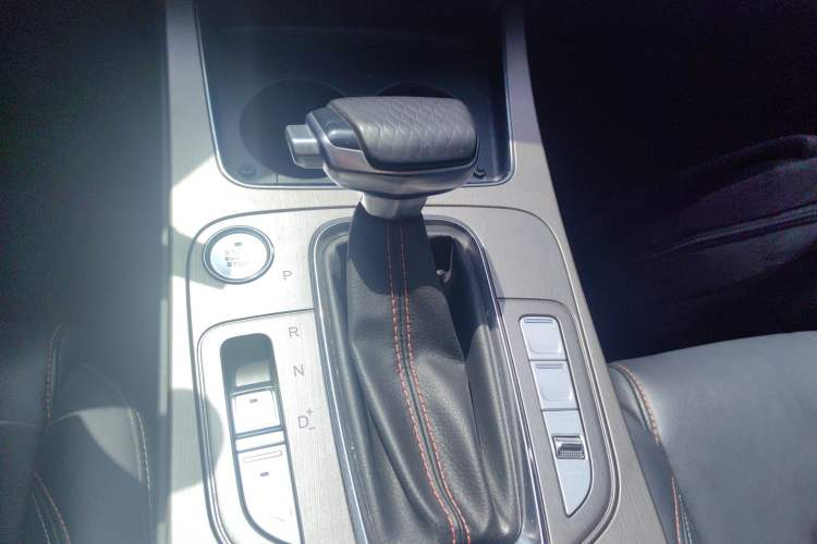 Used CHANGAN OSHAN X7 2020 1.5T Automatic Luxury Model Gear Lever