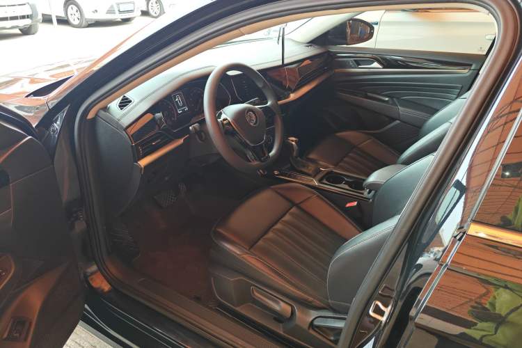 Used Volkswagen Passat 2020 280TSI Business Edition China VI Standard Driver Seat