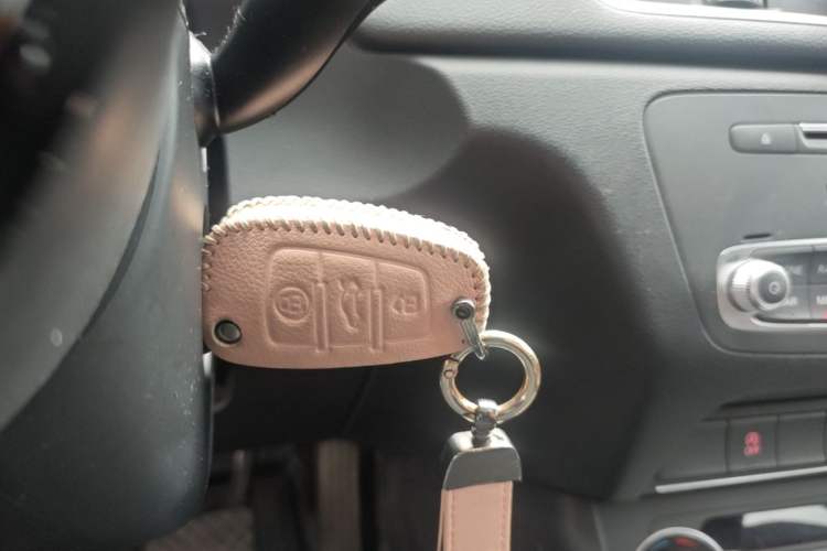 Used Audi Q3 2018 30th Anniversary Edition 30 TFSI Fashion Model Vehicle Key