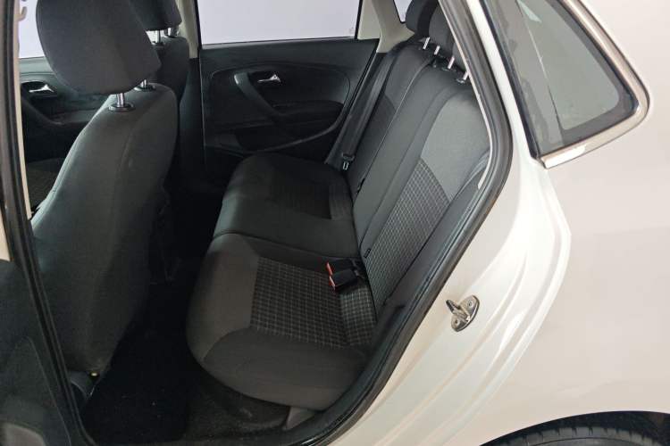 Used Volkswagen Polo 2014 1.6L Automatic Comfort Edition
