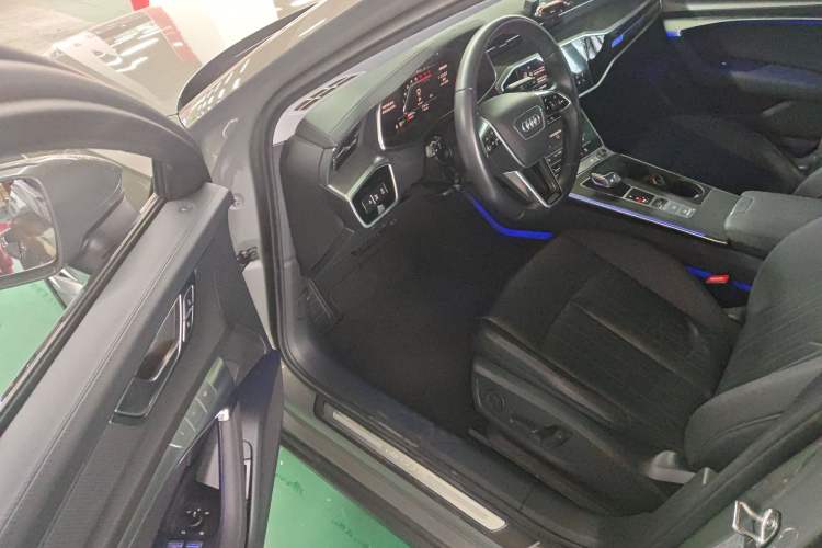 Used Audi A6 2022 allroad quattro Explorer 55 TFSI Prestige Off-Road Model Driver Seat