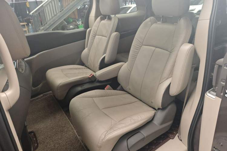 Used Buick GL8 2013 3.0L XT Luxury Business Flagship Edition Left Rear Seat
