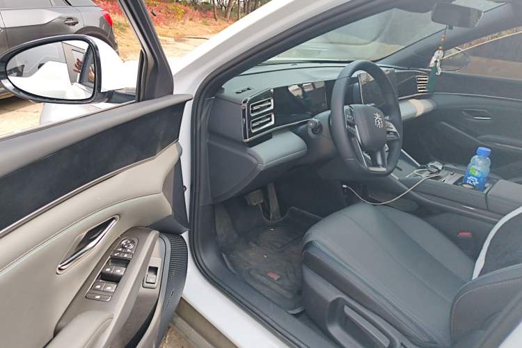 Used BYD Qin L 2025 DM-i Smart Drive 80KM Leading Model