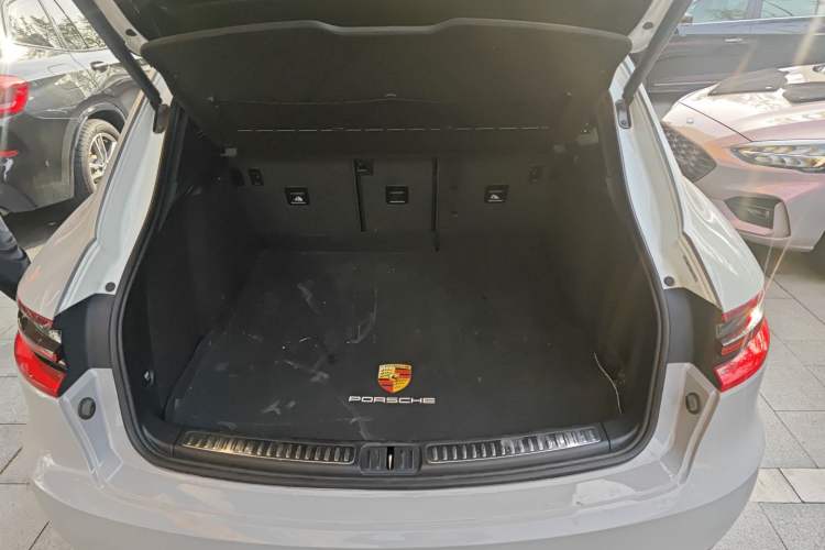 Used Porsche Macan 2017 Macan 2.0T Trunk