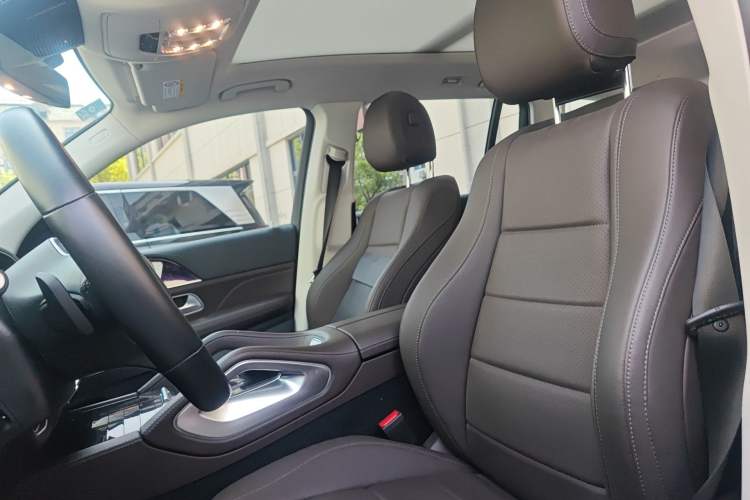 Used Mercedes-Benz GLS 2021 Refresh GLS 450 4MATIC Fashion Edition Left Front Seat