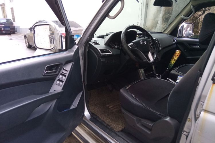 Used Leopaard Q6 2015 2.4L Manual Two-Wheel-Drive Elite Model
