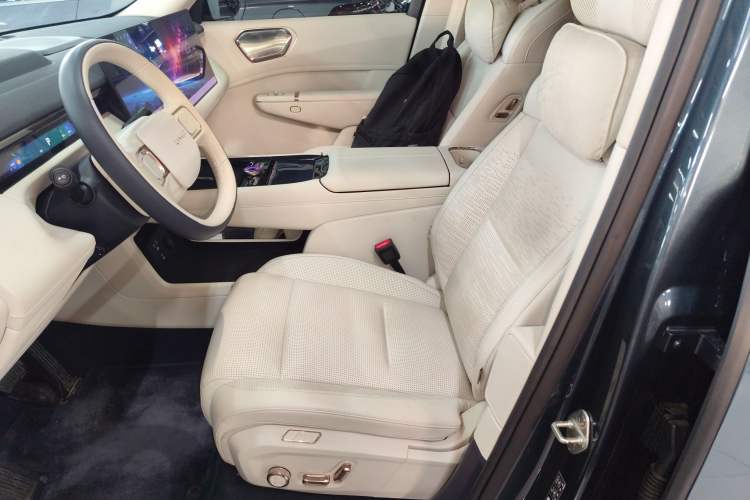 Used Lynk & Co 900 2025 2.0T Ultra