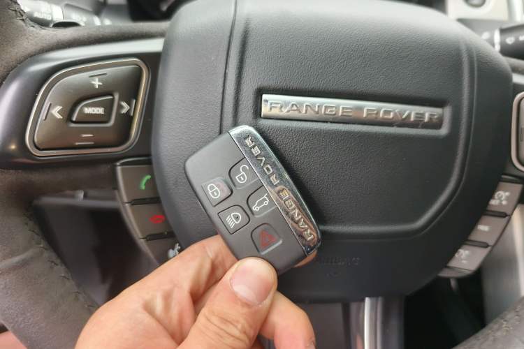 Used Land Rover Range Evoque 2018 240 PS SE Smart Brilliance Edition Vehicle Key