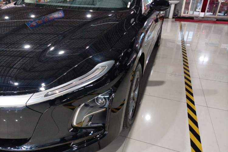 Used Hongqi E-QM5 2025 500km Range Commuter Version