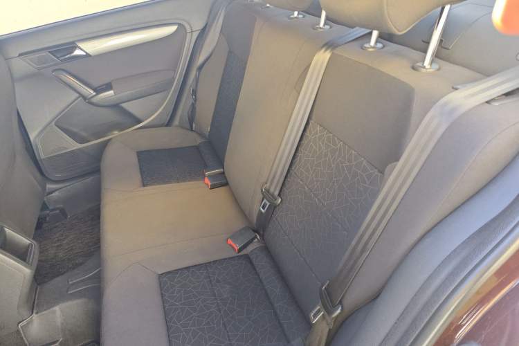 Used Volkswagen Lavida 2013 Revised Classic 1.6L Manual Fashion Edition
