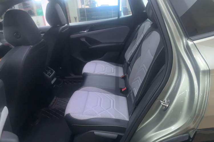 Used Volkswagen Tayron 2025 Tiguan L 380TSI 4Motion Luxury
