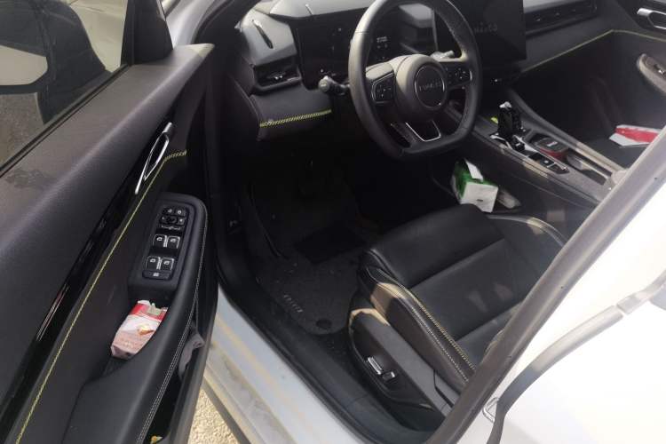 Used Lynk & Co 03 2023 1.5TD DCT JingPro Driver Seat