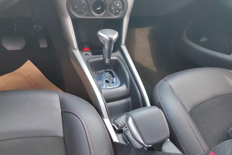 Used Citroen C3-XR 2015 1.6L Automatic Smart Version Gear Lever