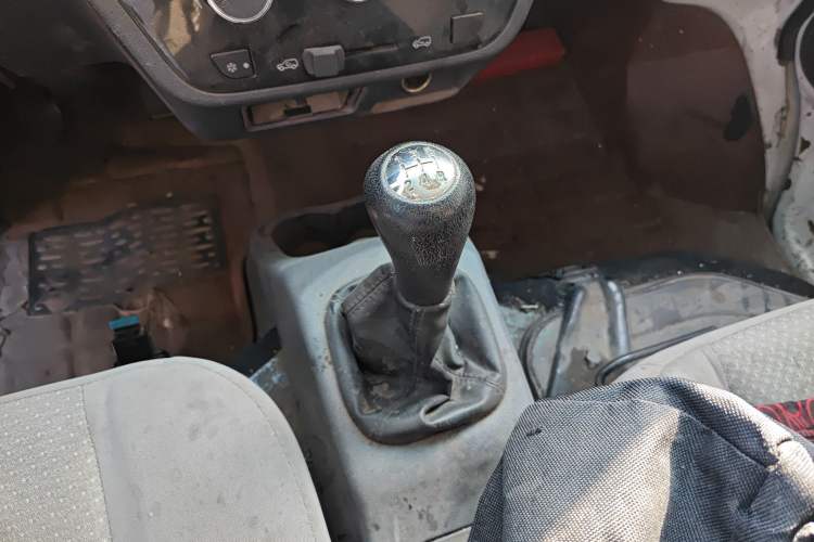 Used Jinbei Hiace X30 2020 1.5L Super-Comfortable Version China VI Standard SWC15M Gear Lever