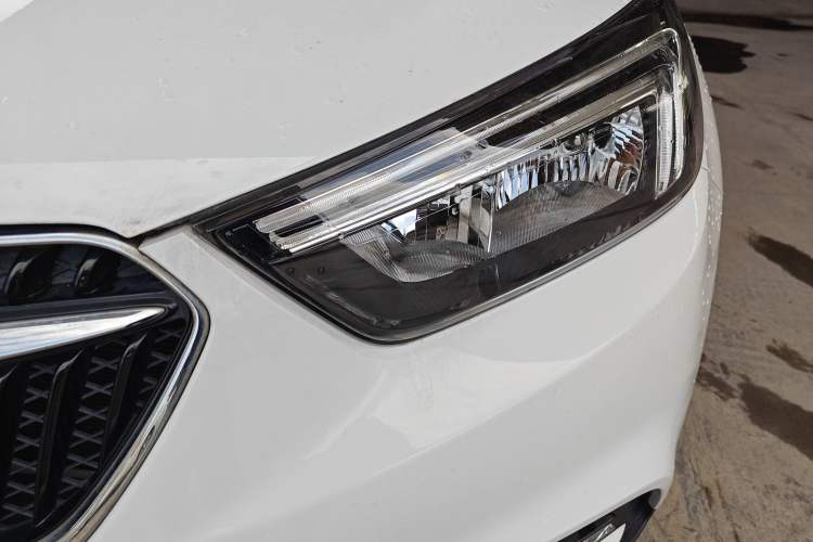 Used Buick Encore 2017 18T Automatic Two-Wheel Drive Urban Leading Model Left Front Headlight