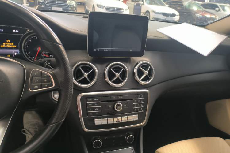 Used Mercedes-Benz GLA 2017 GLA 200 Fashion Model