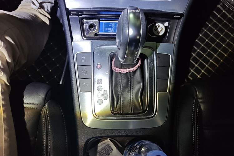 Used Volkswagen FAW-Volkswagen CC 2011 1.8 TSI Prestige Model Gear Lever