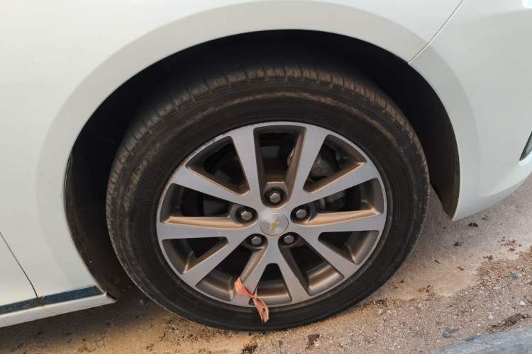 Used Chevrolet Malibu 2016 2.0L Automatic Luxury Edition Right Front Wheel Hub