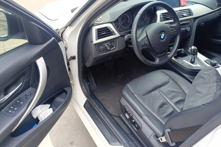 Used BMW 3 Series 2013 320i Sport Edition