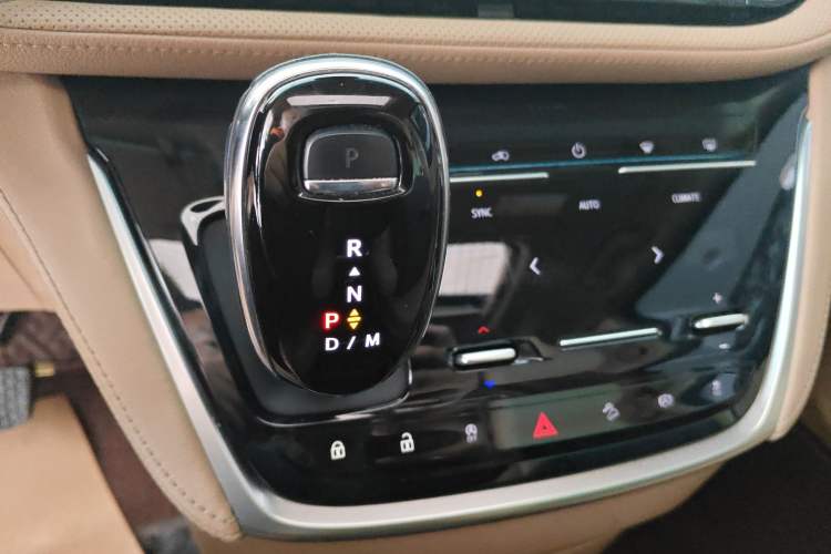 Used Buick GL8 2020 ES Land Cruiser 653T Luxury Edition