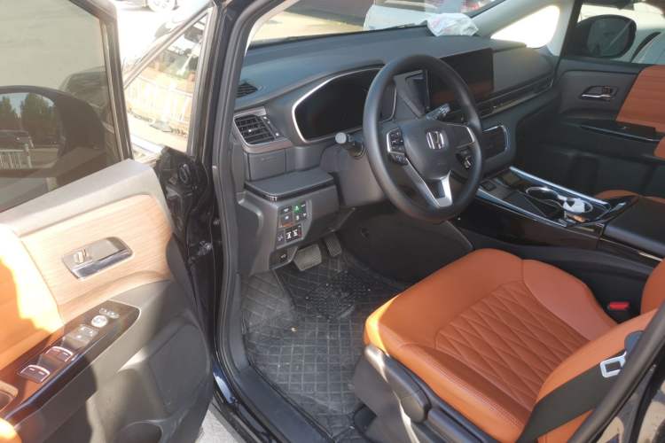 Used Honda Odyssey 2024 2.0L eHEV Sharp & Enjoy Edition Driver Seat