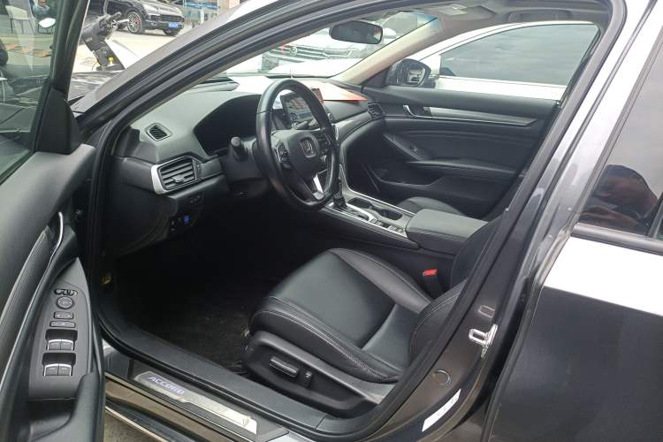 Used Honda Accord 2018 260TURBO Luxury Edition China VI Driver Seat
