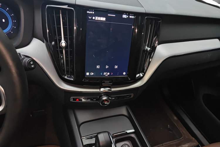 Used Volvo XC60 2025 B5 4x4 Smart Luxury Edition