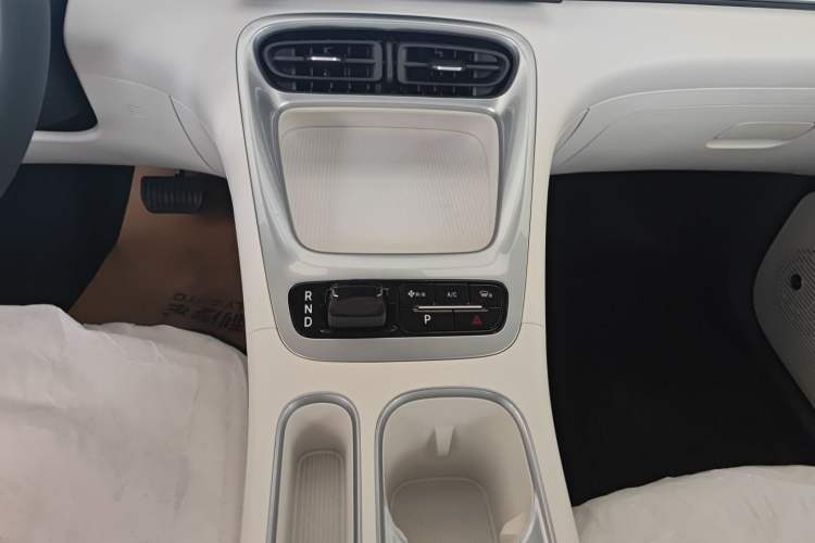 Used Geely Galaxy Geome 2026 Model 310km Youth Edition Gear Lever