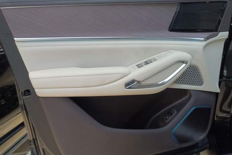 Used Denza N9 2025 Flagship Model