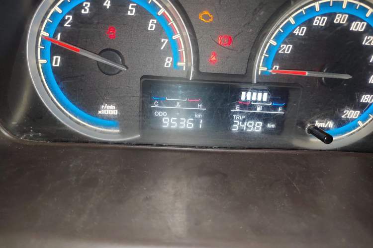 Used Baojun 730 2014 1.5L manual Comfort version 7 seats
